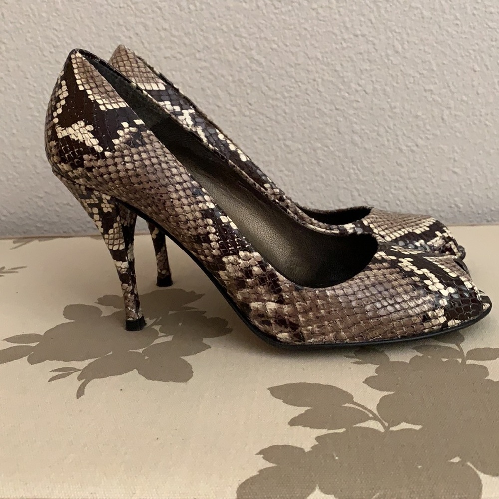 Stuart Weitzman Snakeskin Heels. - image 3